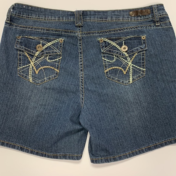 YMI Denim Shorts (16) - Picture 2 of 5